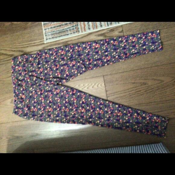 LuLaRoe Leggings Purple with Micro Flowers Tall & Curvy - Picture 1 of 6
